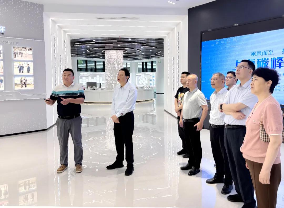 市人大常委会领导带队赴上海交流考察