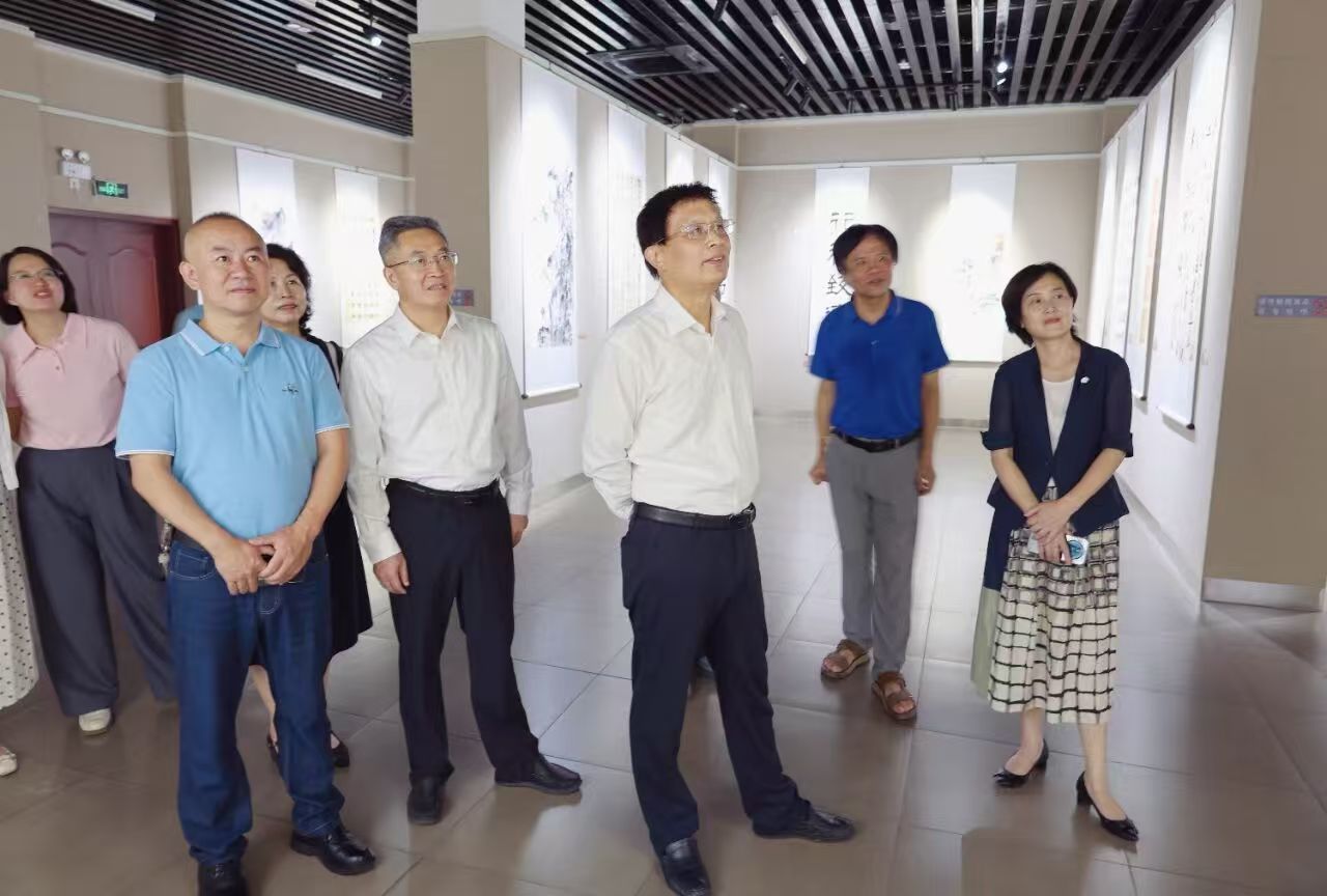 市人大常委会机关组织参观三明市人大系统庆祝中国共产党成立105周年暨纪念中国工农红军长征胜利90周年书画作品展