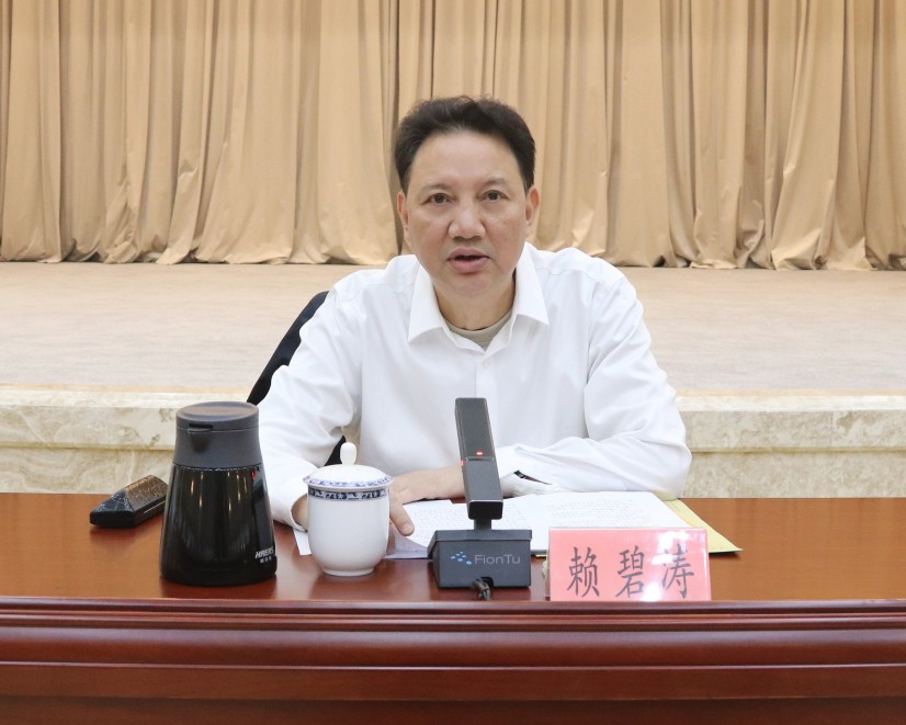 赖碧涛主任在会上强调