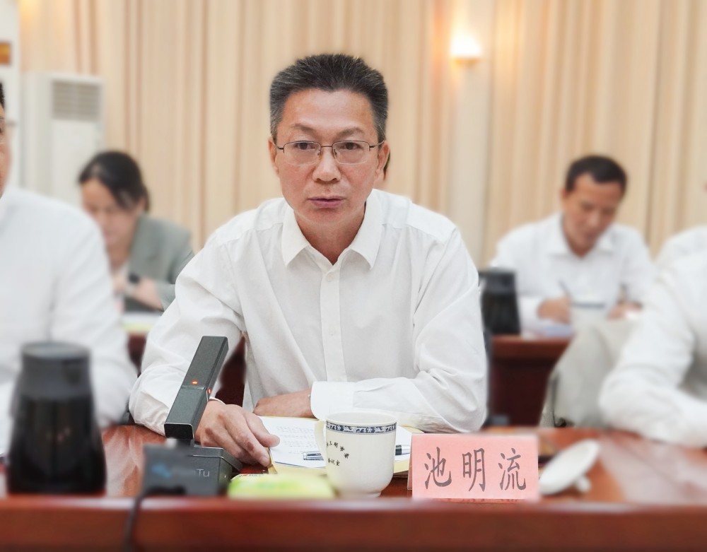 市人大常委会委员池明流提问